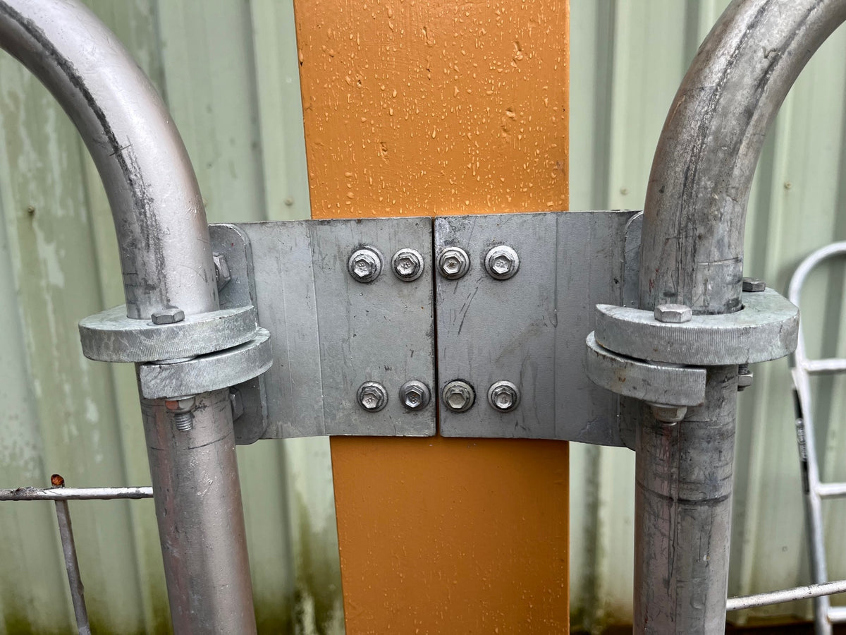 our Rollaround hinges on our universal mounting plates which are tapped to allow a 12mm bolt to fix our hinge to the plate . Gives extra width to adjust the hinges 