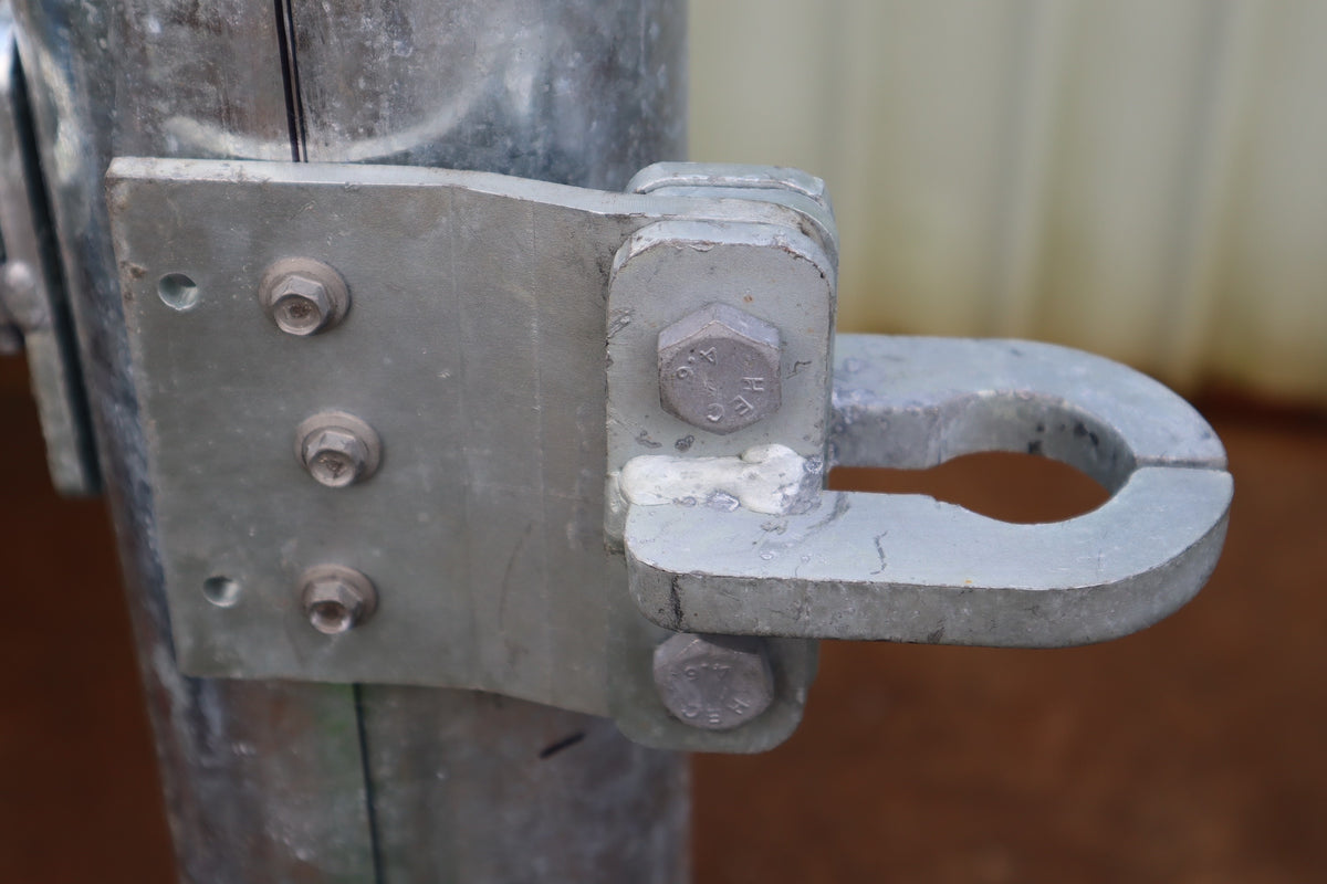 Fitted to our universal mount allows greater movement in the adjustment of the gate on the post bas well as allowing 180 degrees movement of the gate in the opening in  or out 